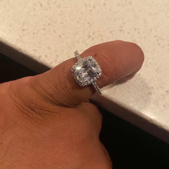 3 Carat Halo Radiant Cut Austrian Crystal Engagement Ring Real Silver 925 - Picture 7 of 9